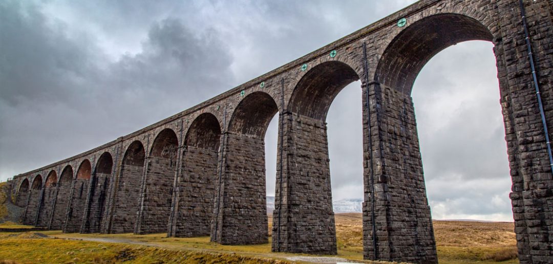 Ribblehead Viaduct - XIX-wieczny wiadukt kolejowy w Wielkiej Brytanii