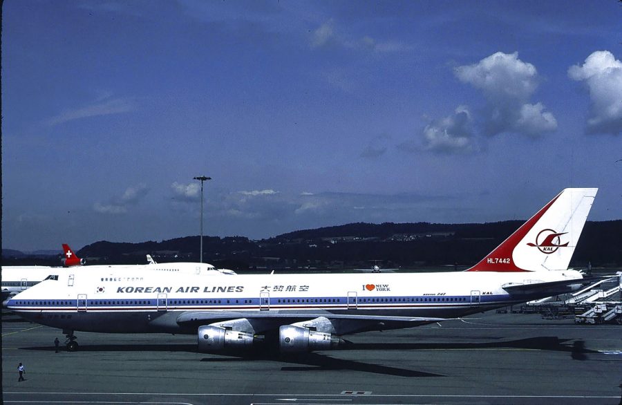 Boeing 747-200A (HL7442)