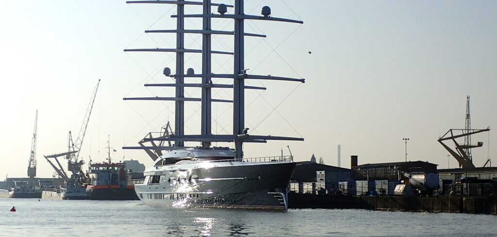 Black Pearl (Y712) - jeden z największych prywatnych jachtów żaglowych
