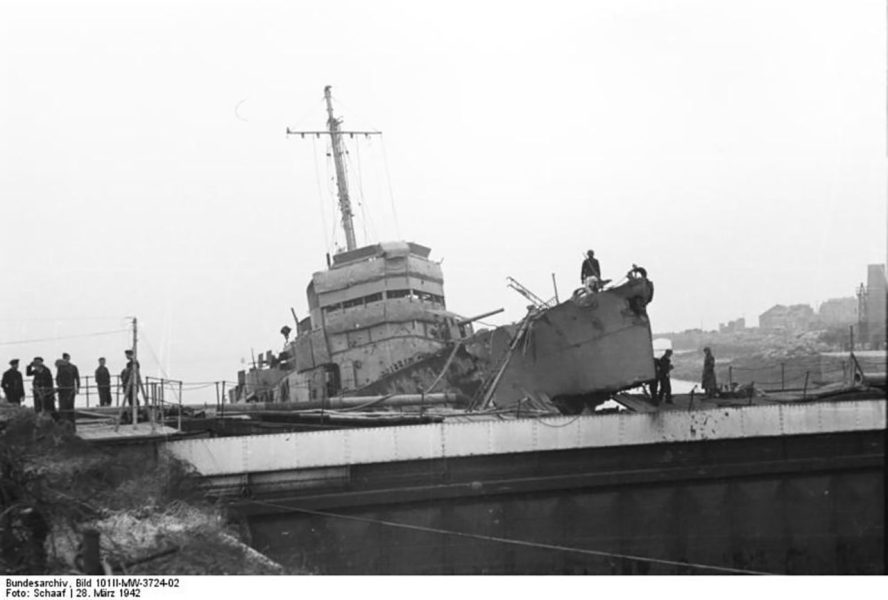 HMS Campbeltown wbity w wrota doku Normandie