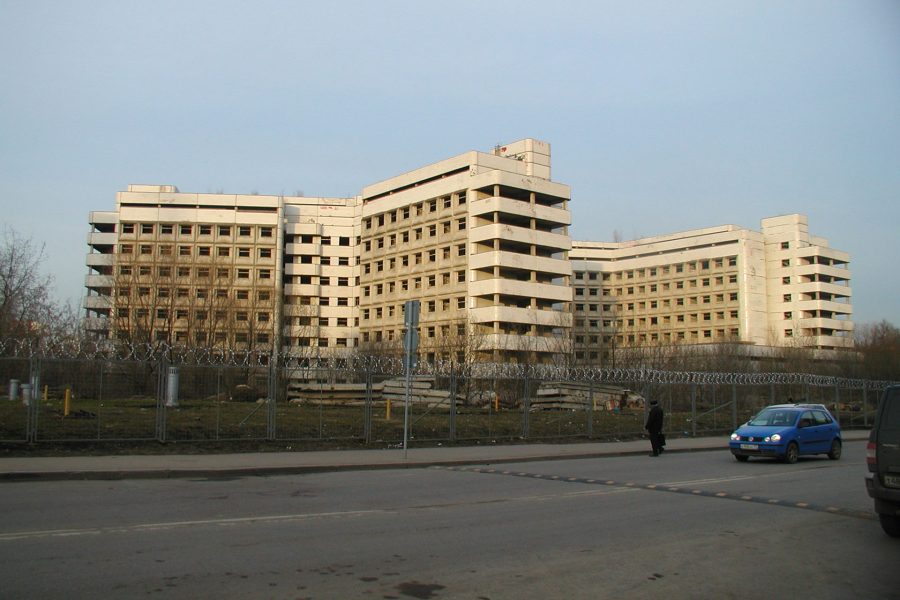 Opuszczony szpital Chowrinski (fot. Wikimedia Commons)
