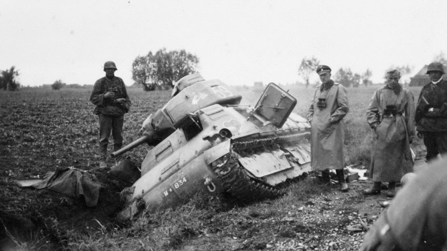 Zniszczony Somua S-35