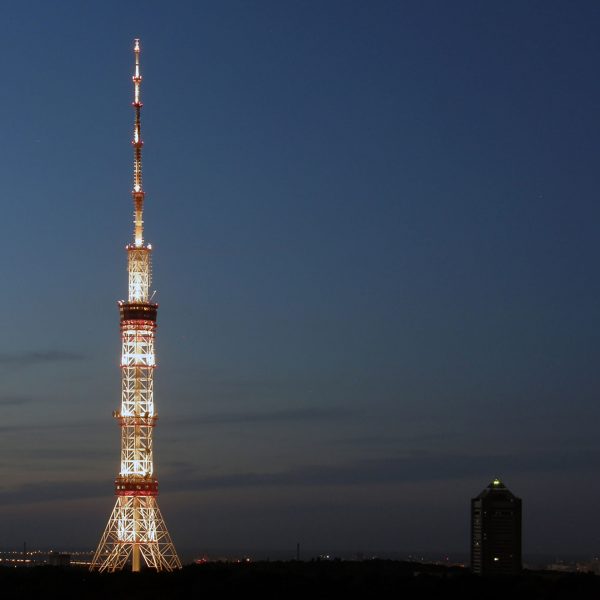 Kijowska wieża telewizyjna (fot. Wkimedia Commons)