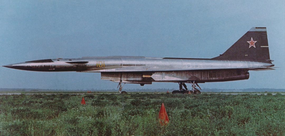Suchoj T-4 - prototypowy radziecki naddźwiękowy bombowiec strategiczny