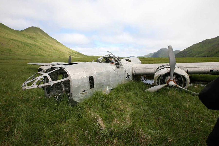 Wrak bombowca B-24D Liberator na wyspie Atka (fot. warhistoryonline.com)