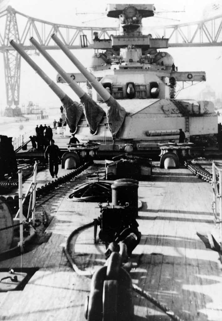 Wieże dziobowe pancernika Scharnhorst 
