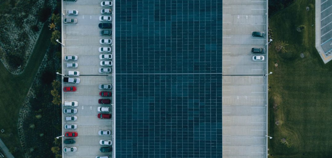 Długoterminowy parking na lotnisku od Parkos