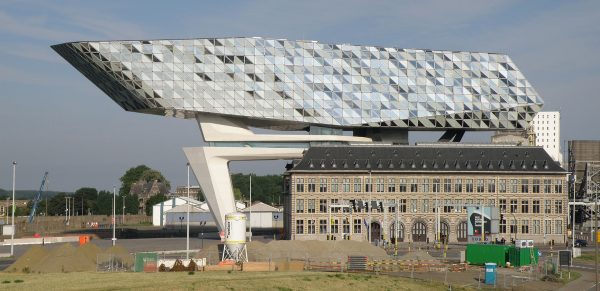 Budynek Zarządu Portu w Antwerpii (fot. Torsade de Pointes)