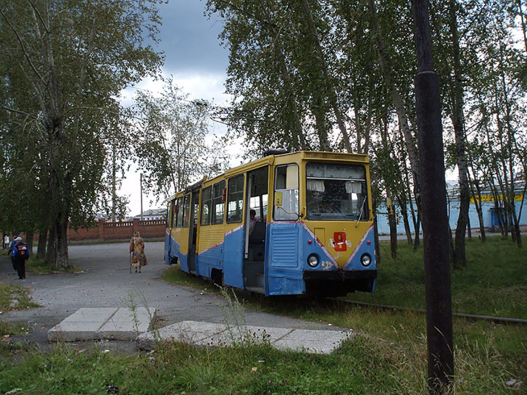 Tramwaj KTM-5 w Wołczańsku (fot. Oleg NT/Wikimedia Commons)