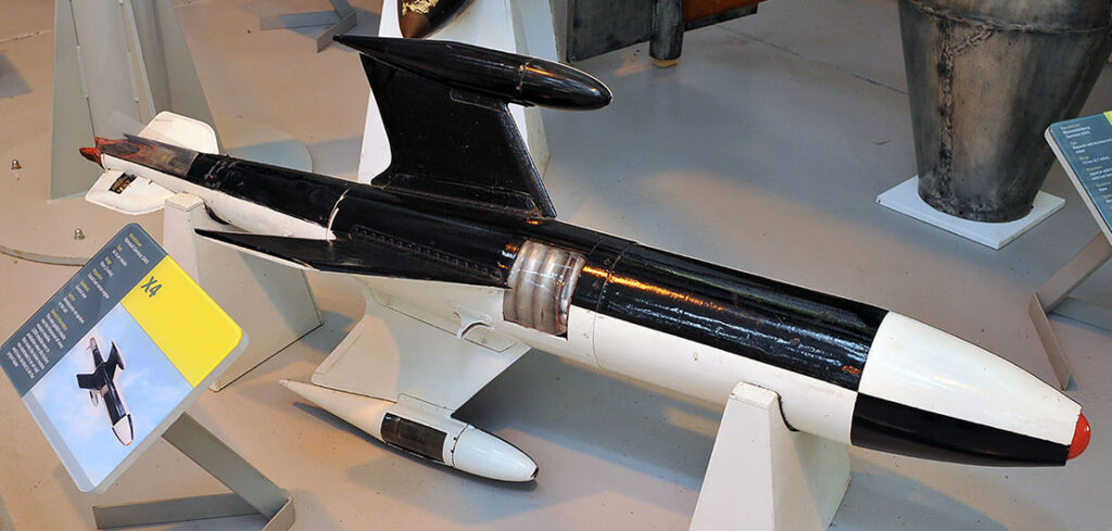 Ruhrstahl X-4 - pierwszy kierowany pocisk powietrze-powietrze