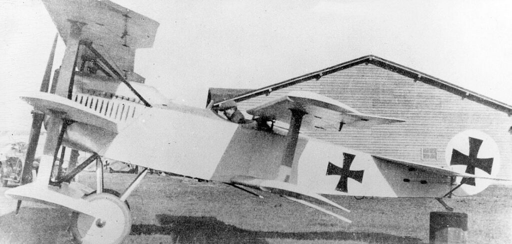 Fokker V.8 - pięciopłatowiec który nie powinien powstać