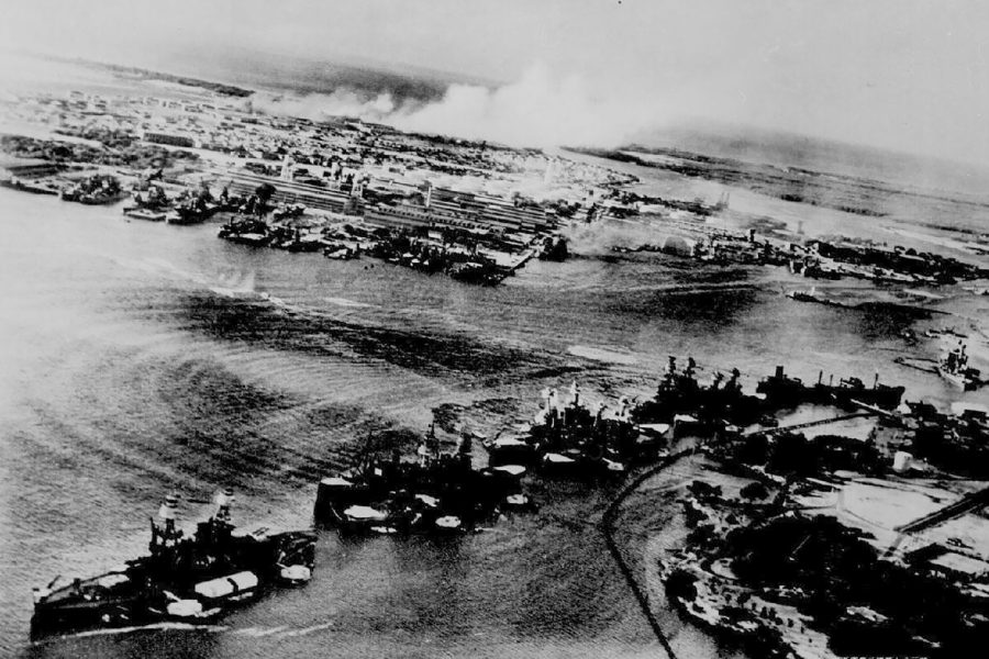 Pearl Harbor podczas ataku widziane z pokładu japońskiego samolotu