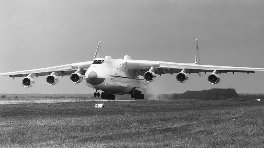 Antonow An-225 Mrija w 1991 roku (fot. Oleg V. Belyakov/Wikimedia Commons)