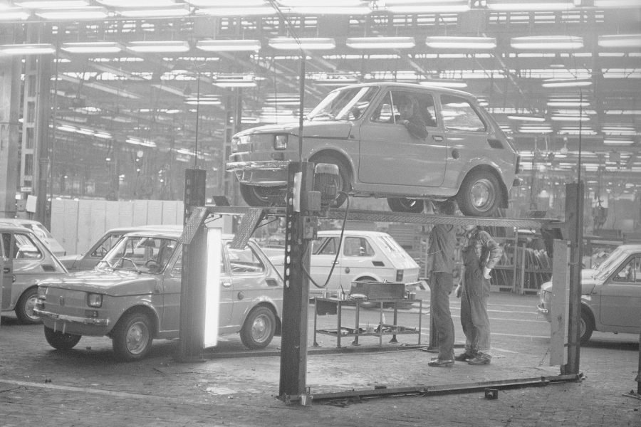 Fiat 126p podczas produkcji w Polsce (fot. NAC)